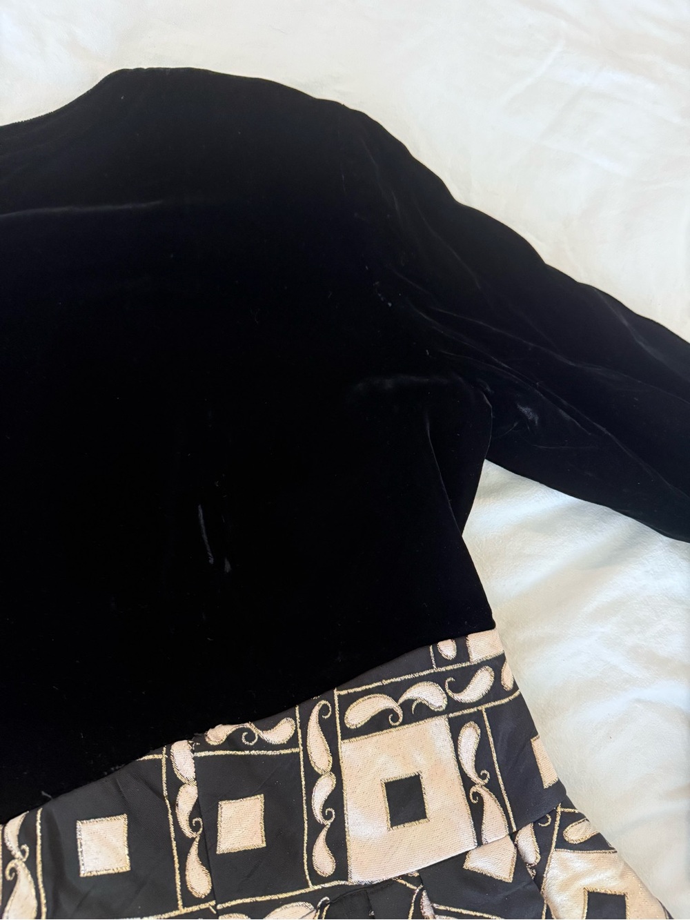 Vintage Handmade 1960s Party Dress with Velvet Bodice and Gold Patterned Skirt - Picture 3 of 8